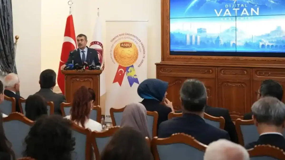 Bakan Tekin’den ‘dijital vatan’ dersi