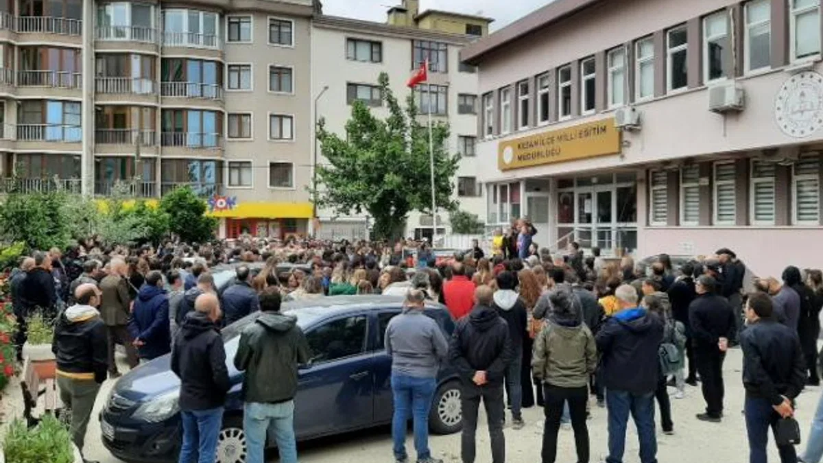 Öğretmenler İbrahim Oktugan için eylem yaptı