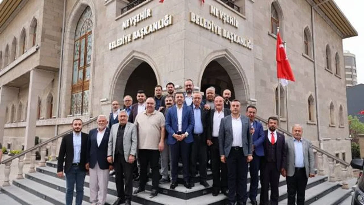 Muhtarlardan Başkan Arı’ya ‘Hayırlı Olsun’ ziyareti