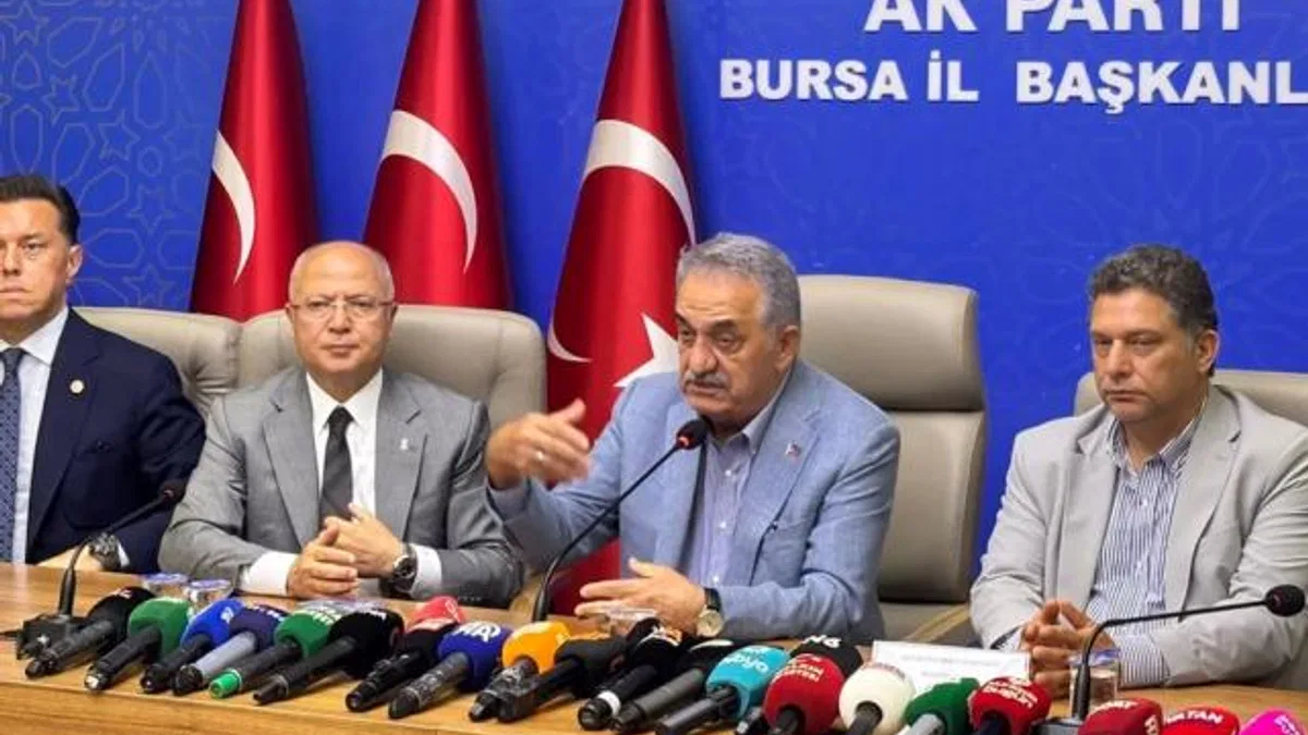 Hayati Yazıcı Bursa’da… Türkiye’nin küresel vizyonunu Bursa’dan değerlendirdi