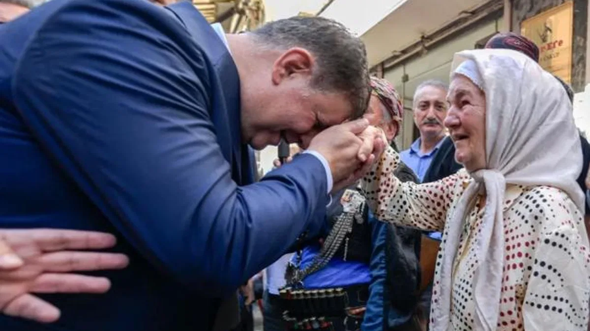 İzmir’de ihtiyaç sahipleri ve emekliler unutulmadı
