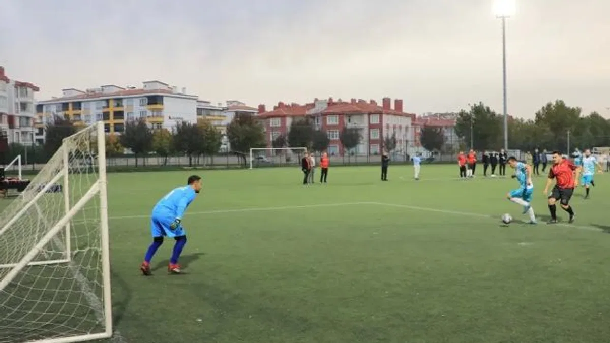 Konya Karatay’da birimler futbolda buluştu