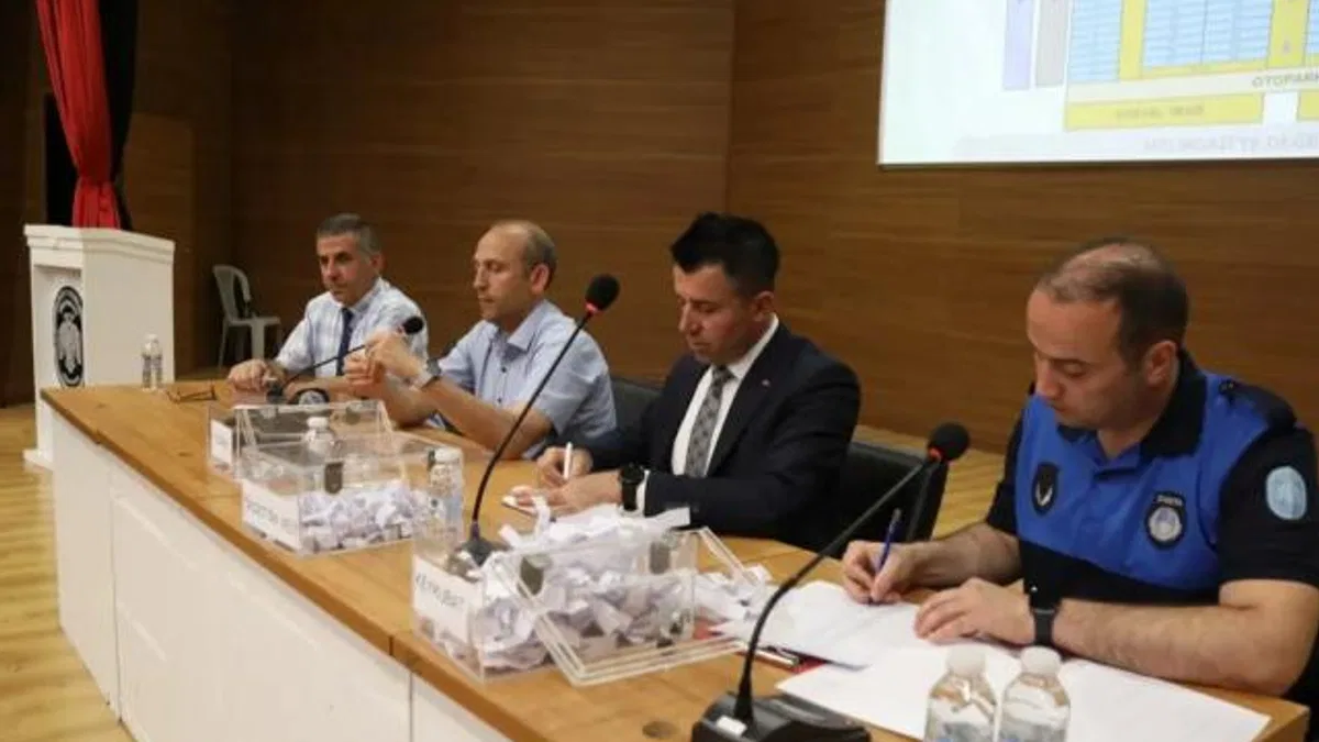 Kayseri Melikgazi’de pazar yeri için kura çekimi