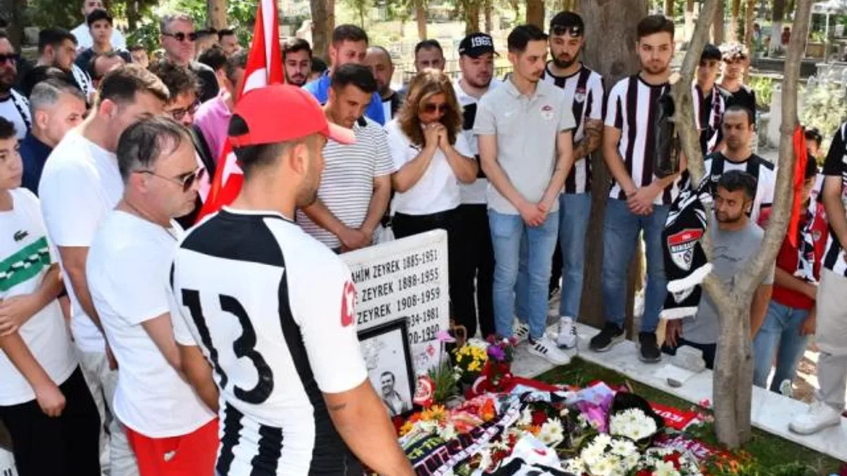 Manisa’da Ferdi Zeyrek’in kabri ziyaretçi akınına uğradı
