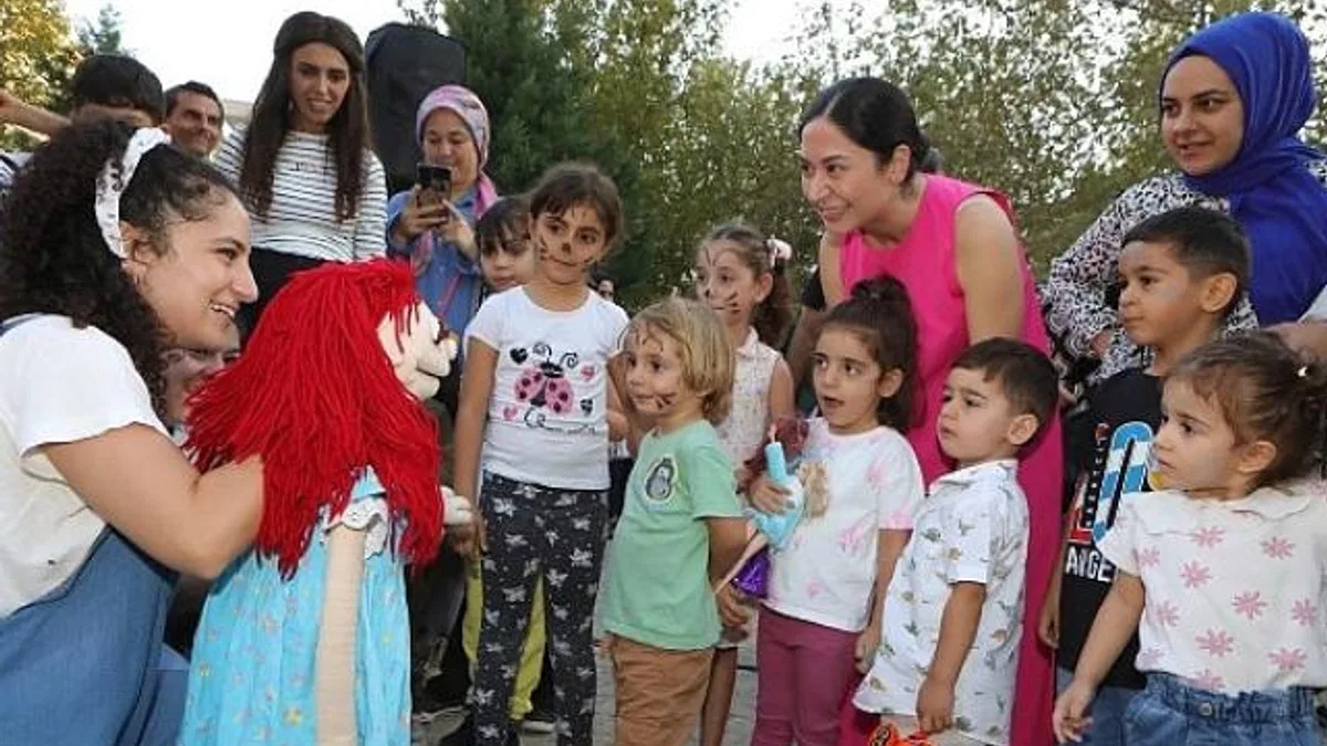 Bayraklı’da çocuklar şenlikte buluştu