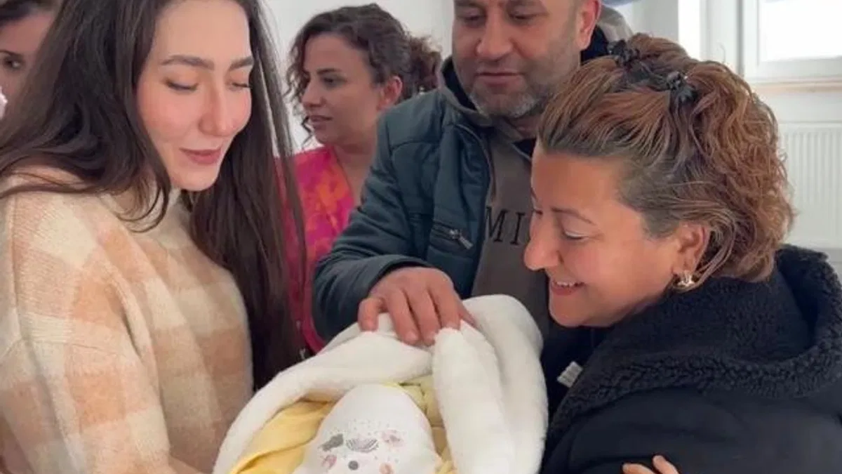 “Geçici Koruyucu Aile” 100’üncü bebeği Ege Berk, Samsun’da koruyucu ailesiyle buluştu