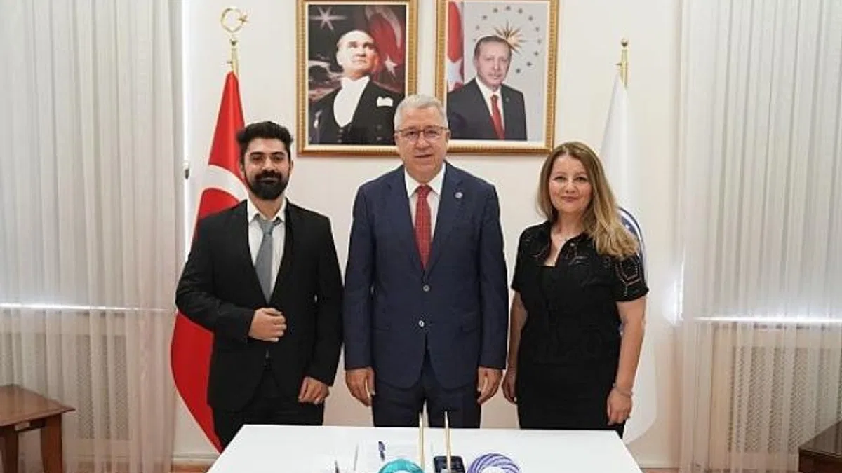 Bu proje ile lisansüstü öğrencilere acil psikiyatrik bakım ve ruh sağlığı triyajı eğitimi verilecek
