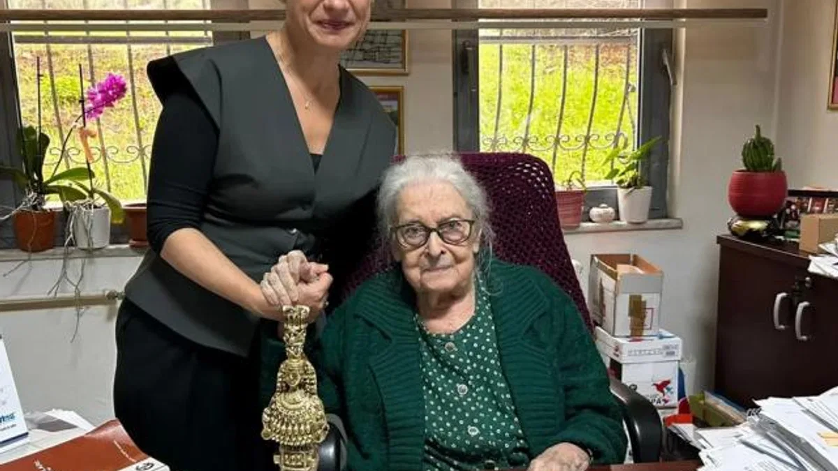 Prof. Dr. İoanna Kuçuradi’ye Efes Selçuk’tan onur ödülü