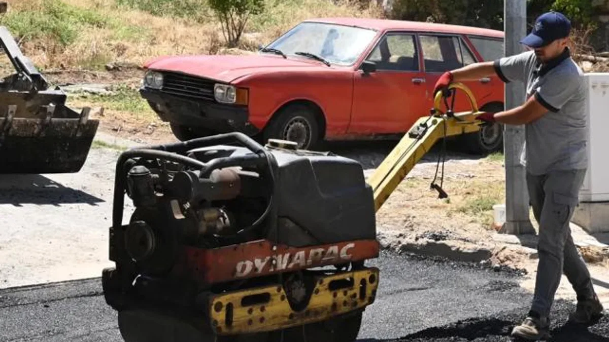 İzmir Karabağlar’da yol onarımları hız kesmiyor