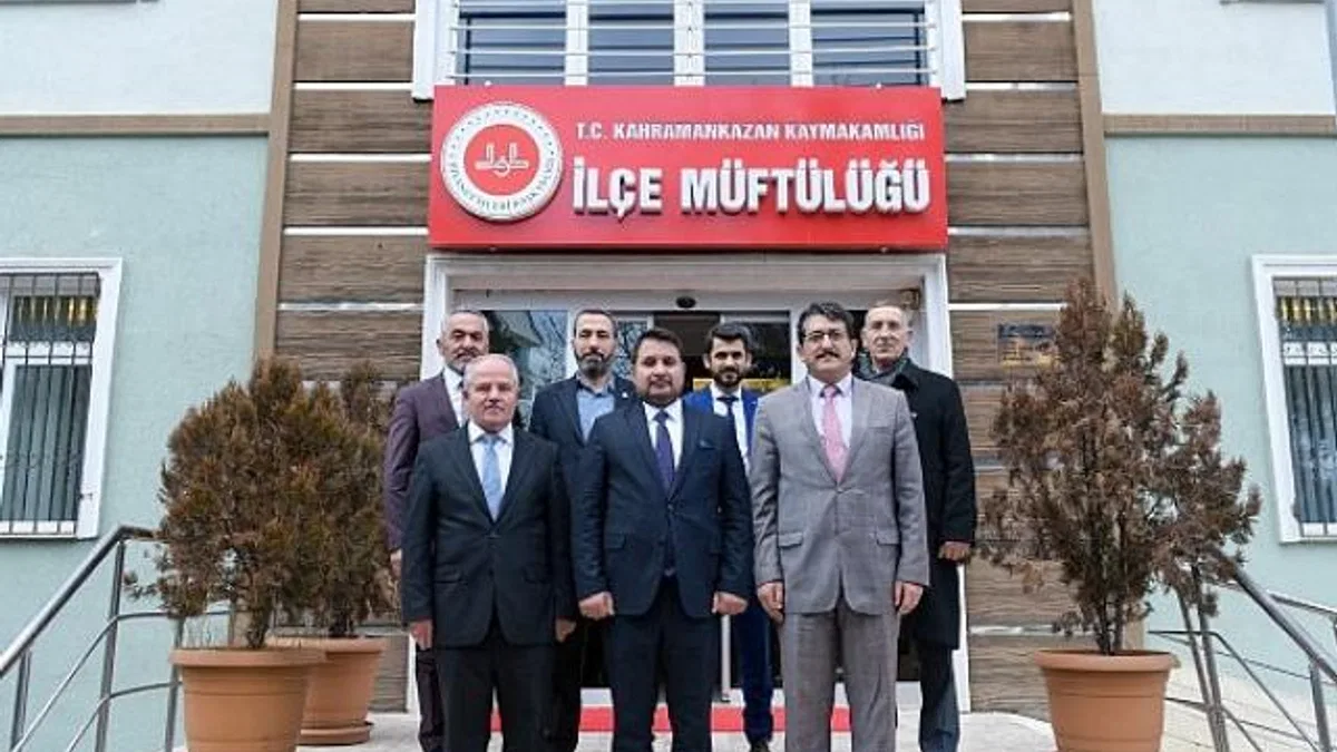 Kahramankazan Belediye Başkanı Selim Çırpanoğlu, Kahramankazan İlçe Müftüsü olarak atanan Abdullah Yalman’ı ziyaret etti.