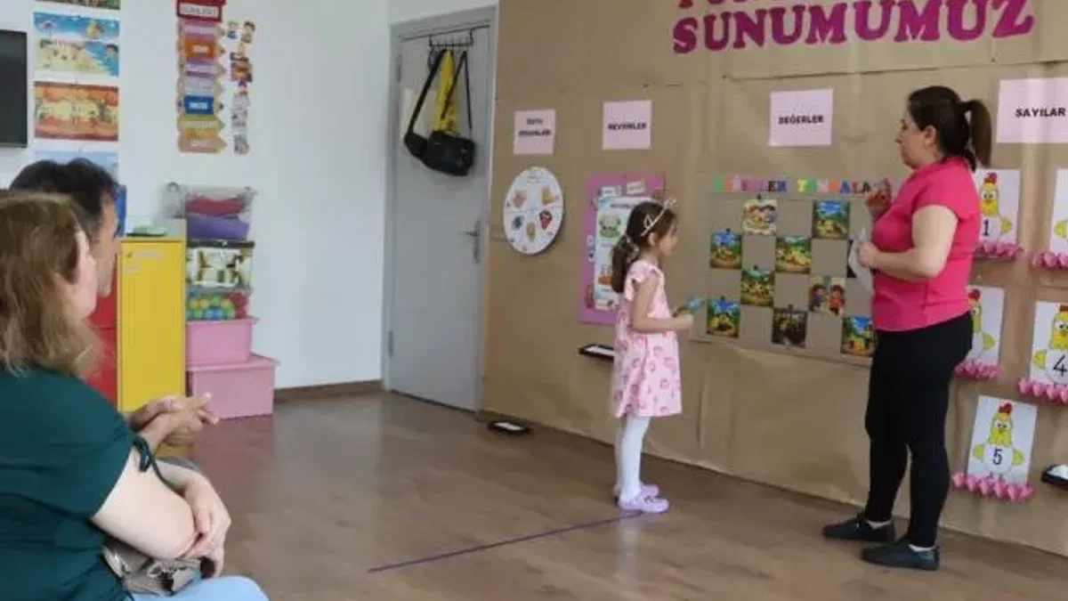 Maltepeli miniklerden ailelerine hüner sergisi
