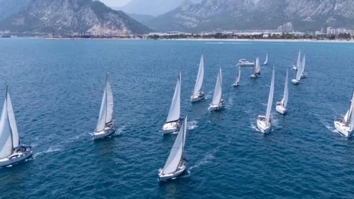 Antalya Körfezi’nde heyecan dolu yarış