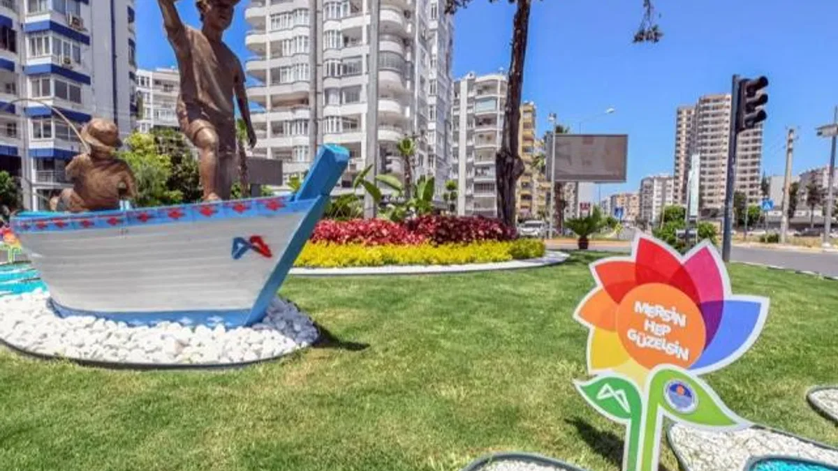 Mersin’de kent estetiğine yaz dokunuşu