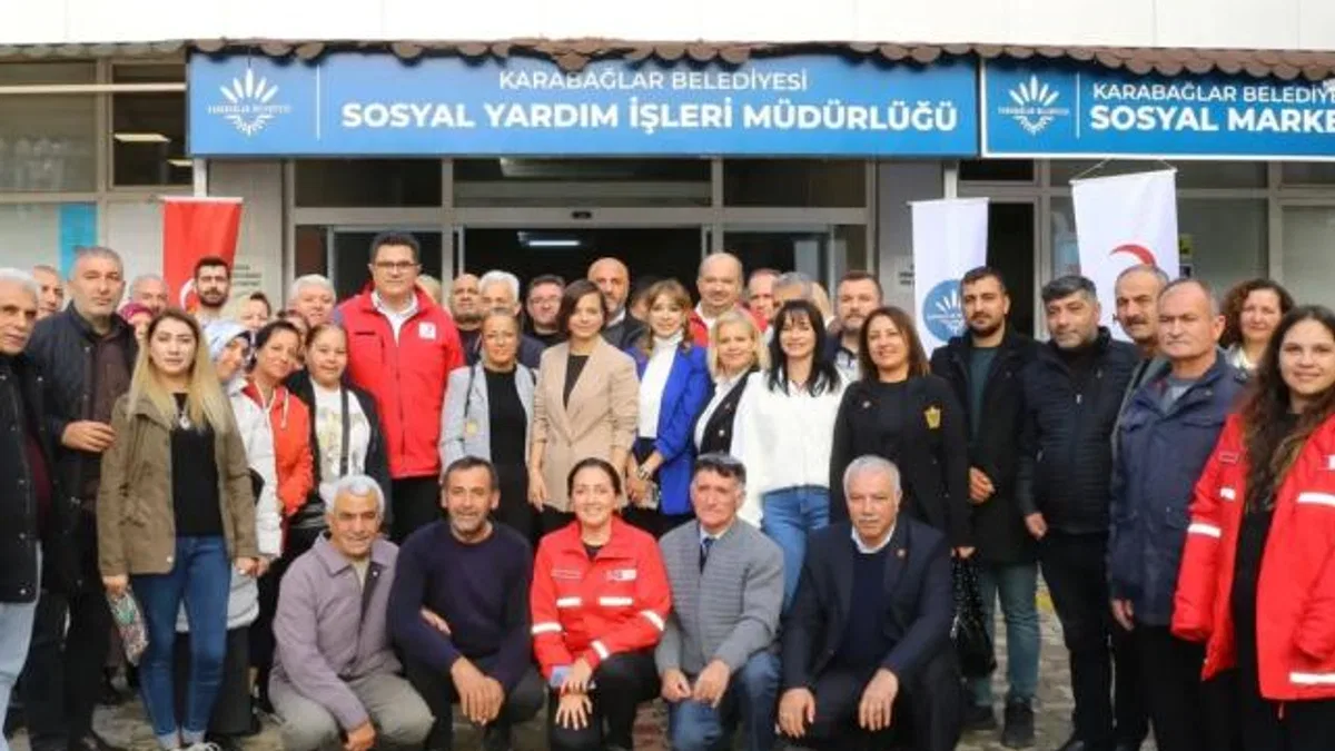İzmir Karabağlar’da “Sosyal Market” ile dayanışma büyüyor