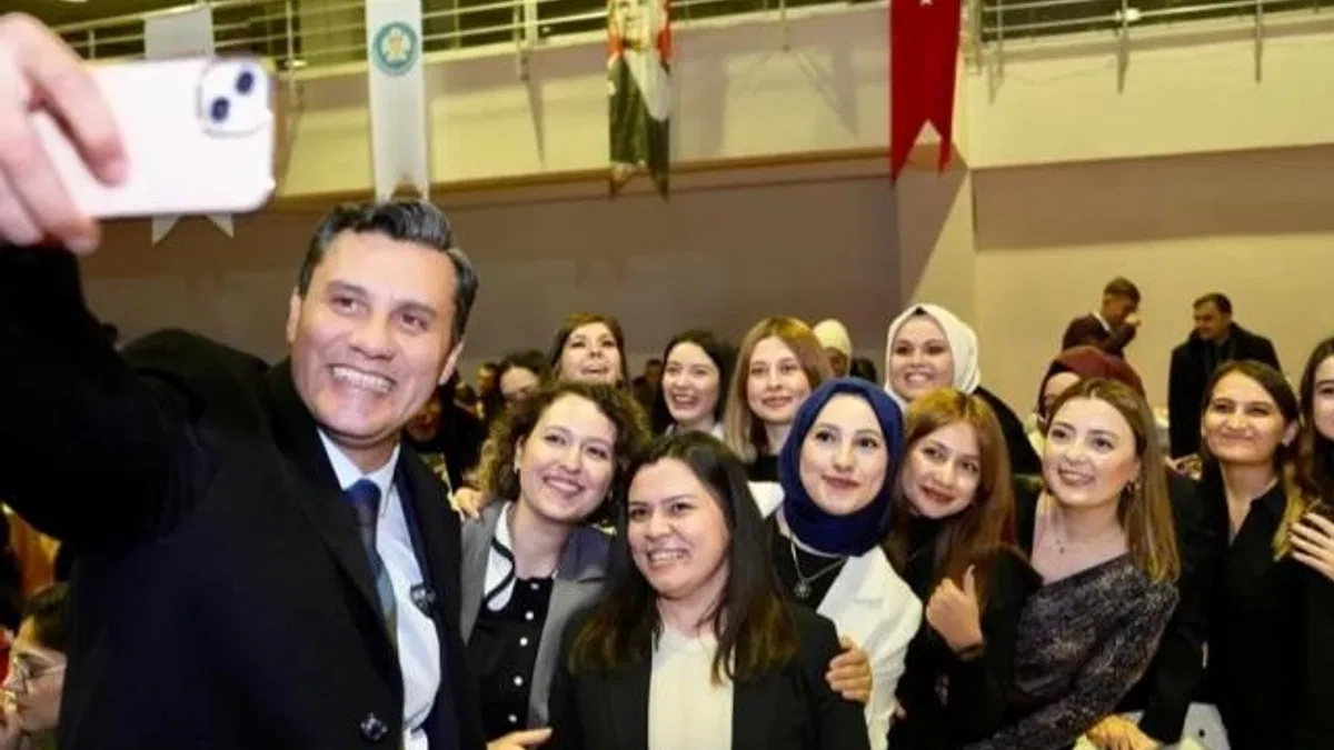 Manisa’da öğretmenlere Başkan Zeyrek’ten maaş müjdesi