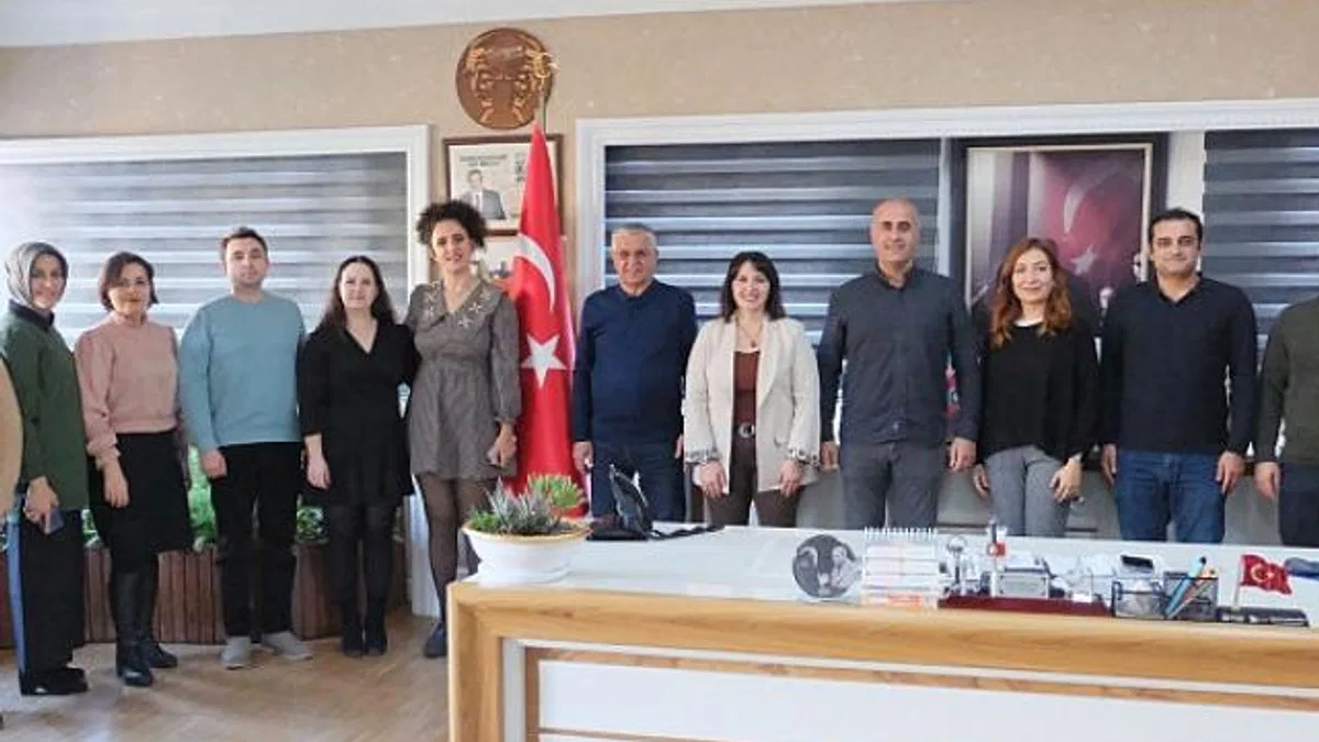 Öğretmenler Başkan Topaloğlu’nun yeni yılını kutladı
