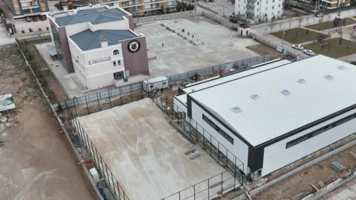 Konya Spor Lisesi’ne Ahmet Çalık kapalı spor salonu ve suni çim saha kazandırılıyor