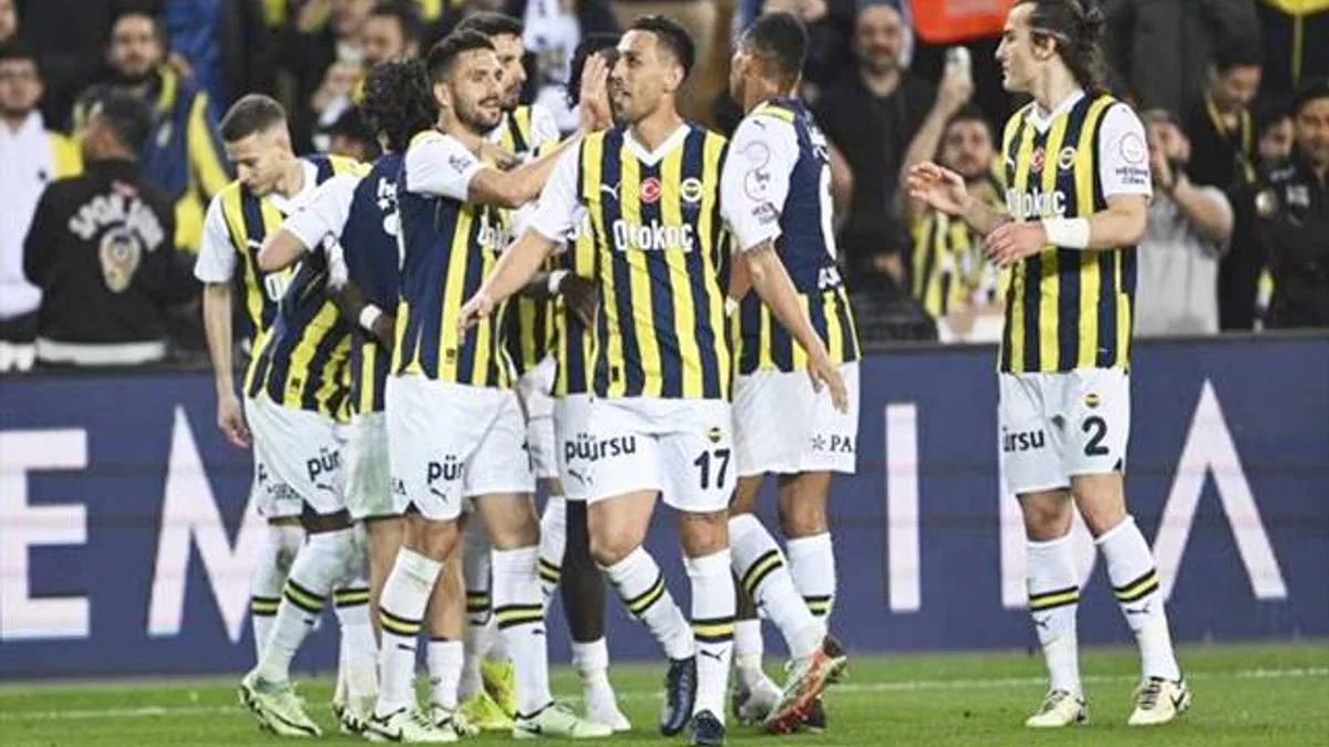 Fenerbahçe 2-1 Beşiktaş (Maç Sonucu) Dev derbide Kazanan Fener!