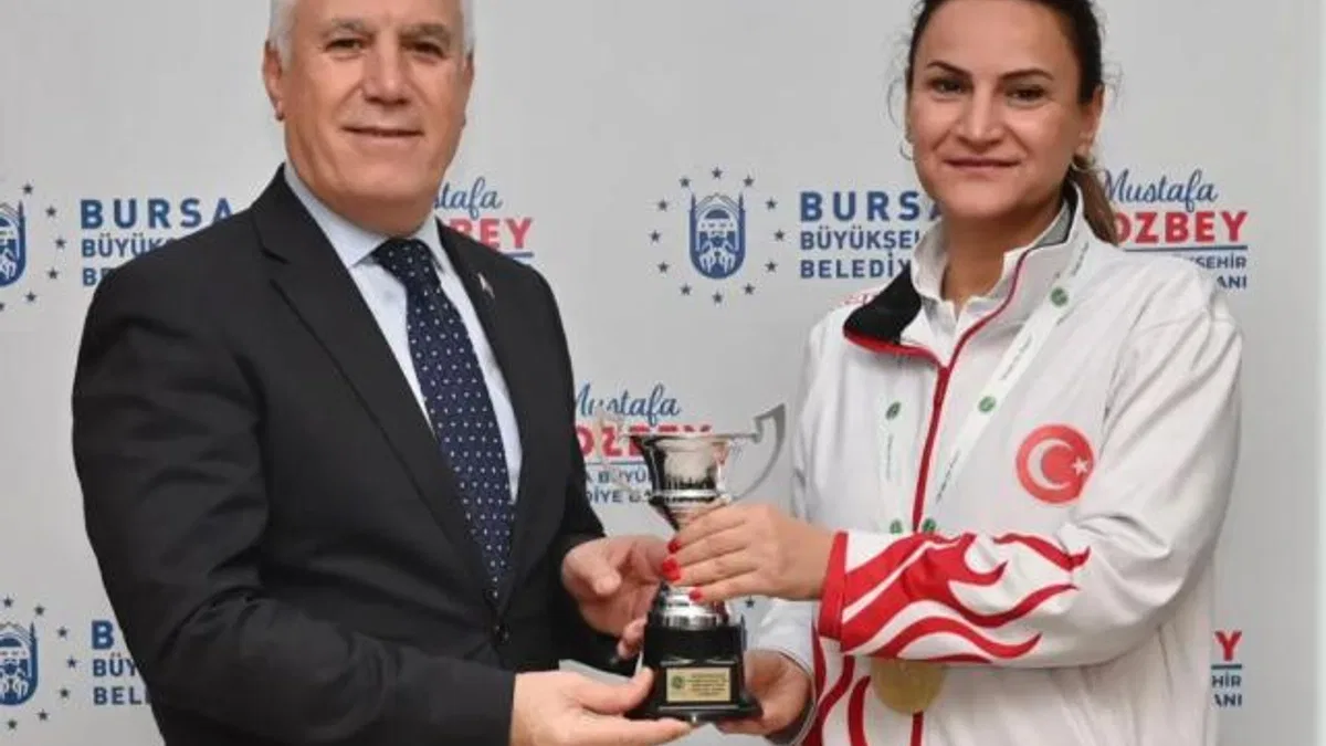 Başkan Bozbey dünya şampiyonu Dilek Yavaş’ı ağırladı