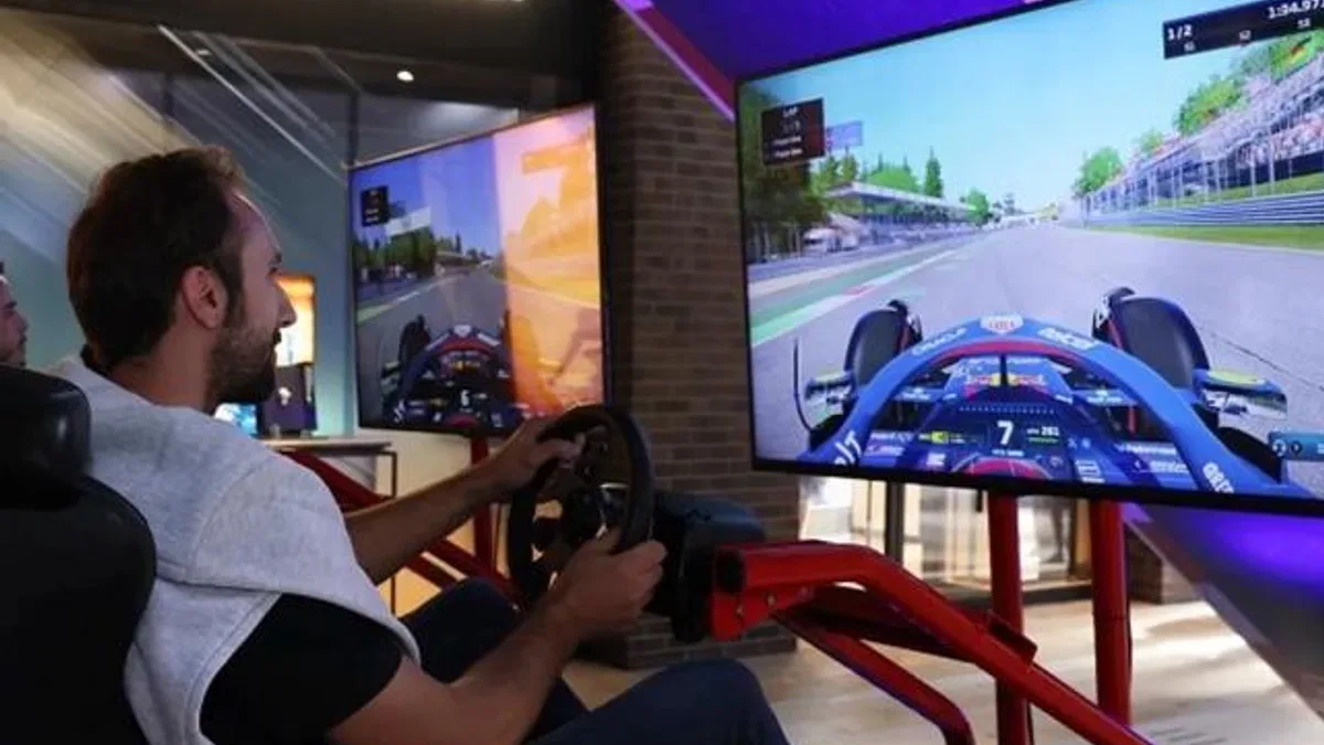 İstanbul butiğinde Formula 1 simülasyon deneyimi