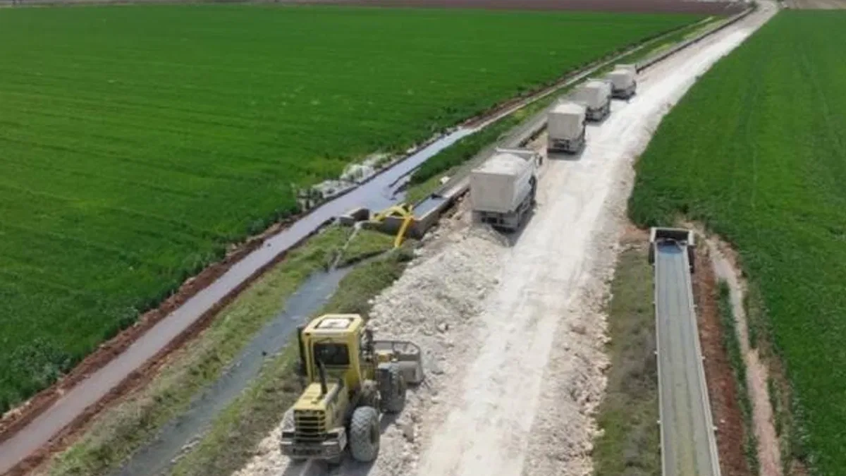 Büyükşehir, karayolları standartlarında yol yapıyor