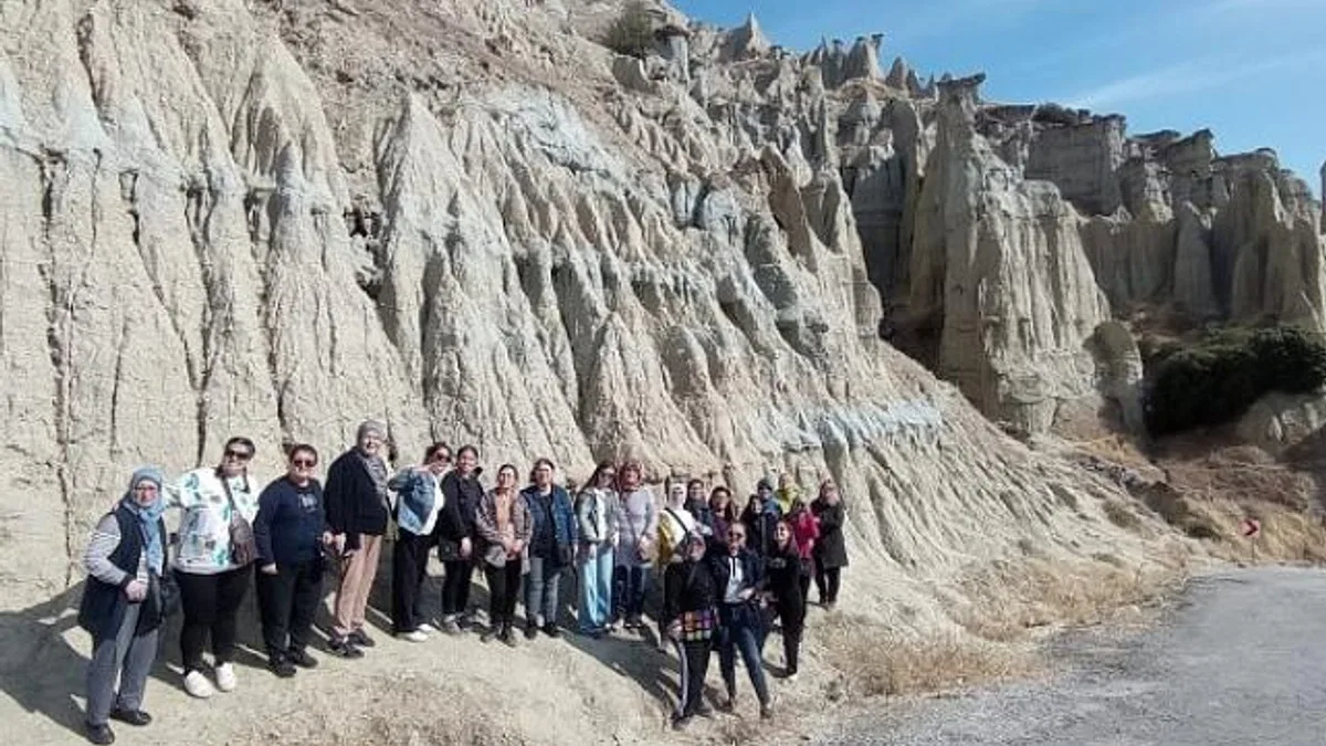 Büyükşehir’den İşitme Engelli Vatandaşlara Kula Gezisi