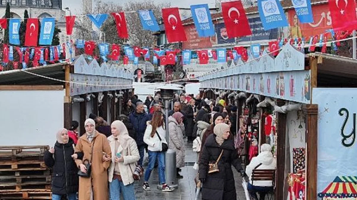 Yılbaşı Pazarı 2025 Üsküdar’da Başladı