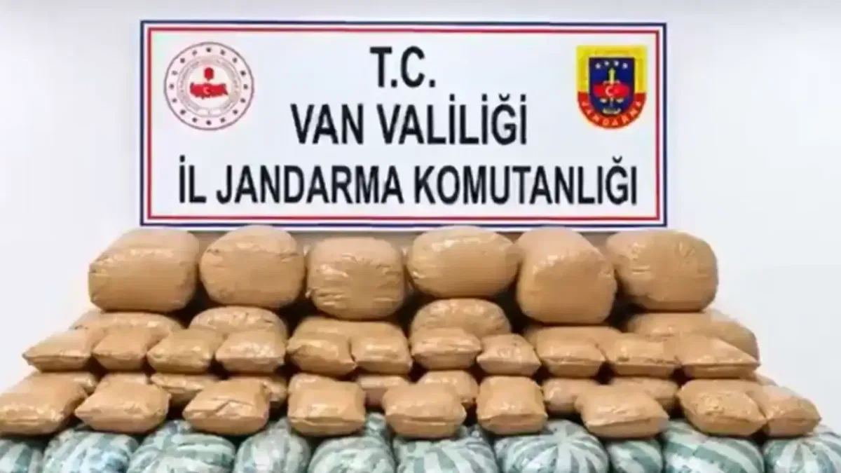 Van’da düzenlenen operasyonda 517 kilogram uyuşturucu ele geçirildi