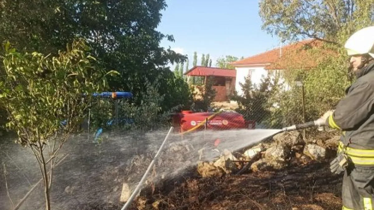 Tankerler ile yangınların büyümesi önlendi