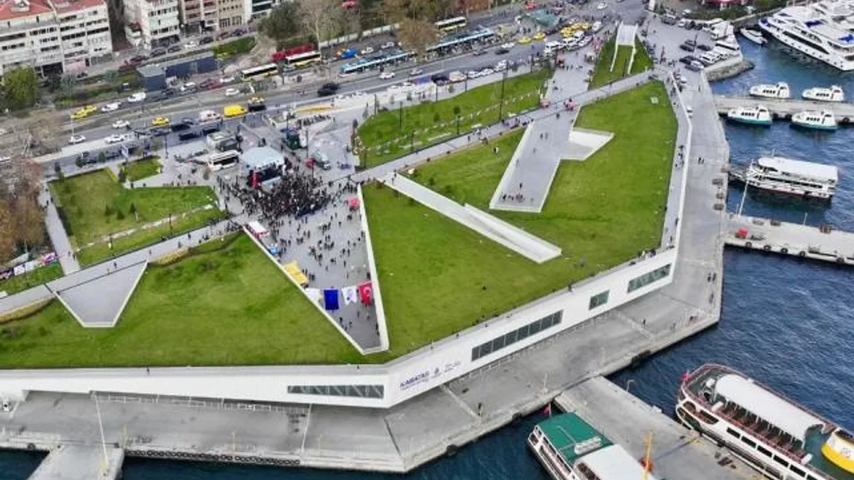 İstanbul’da Kabataş Transfer Merkezi tam kapasiteyle açıldı