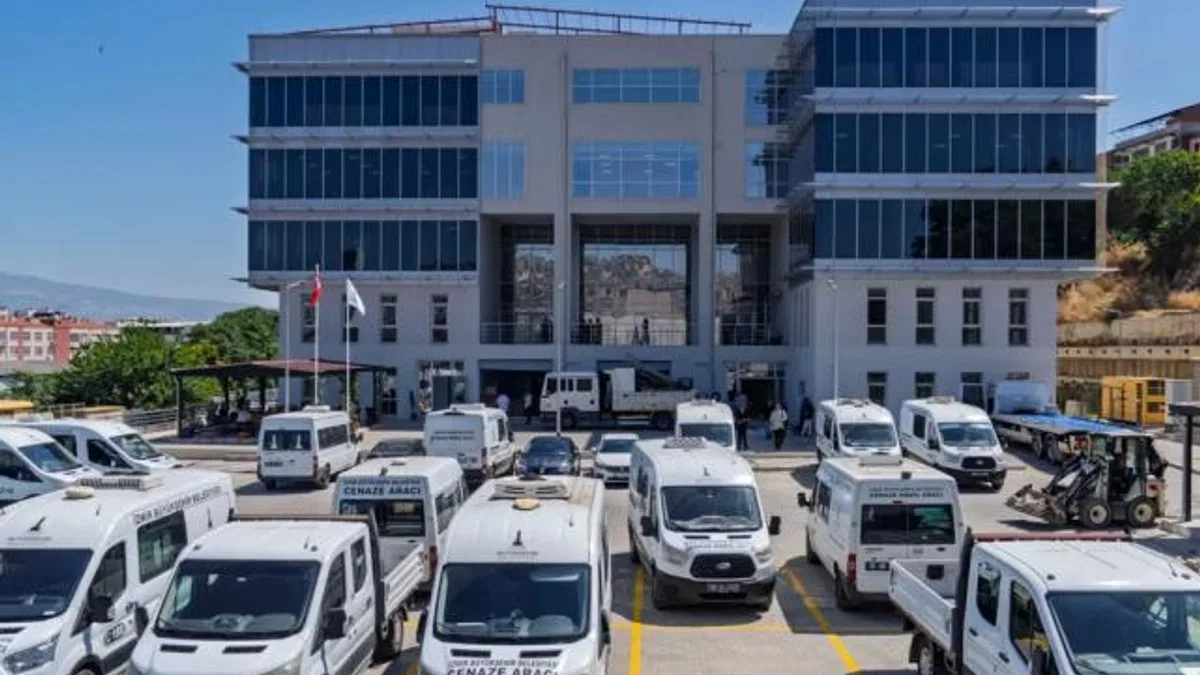 İzmir Büyükşehir’in ‘Zeytinlik Hizmet Binası’ hizmete açıldı