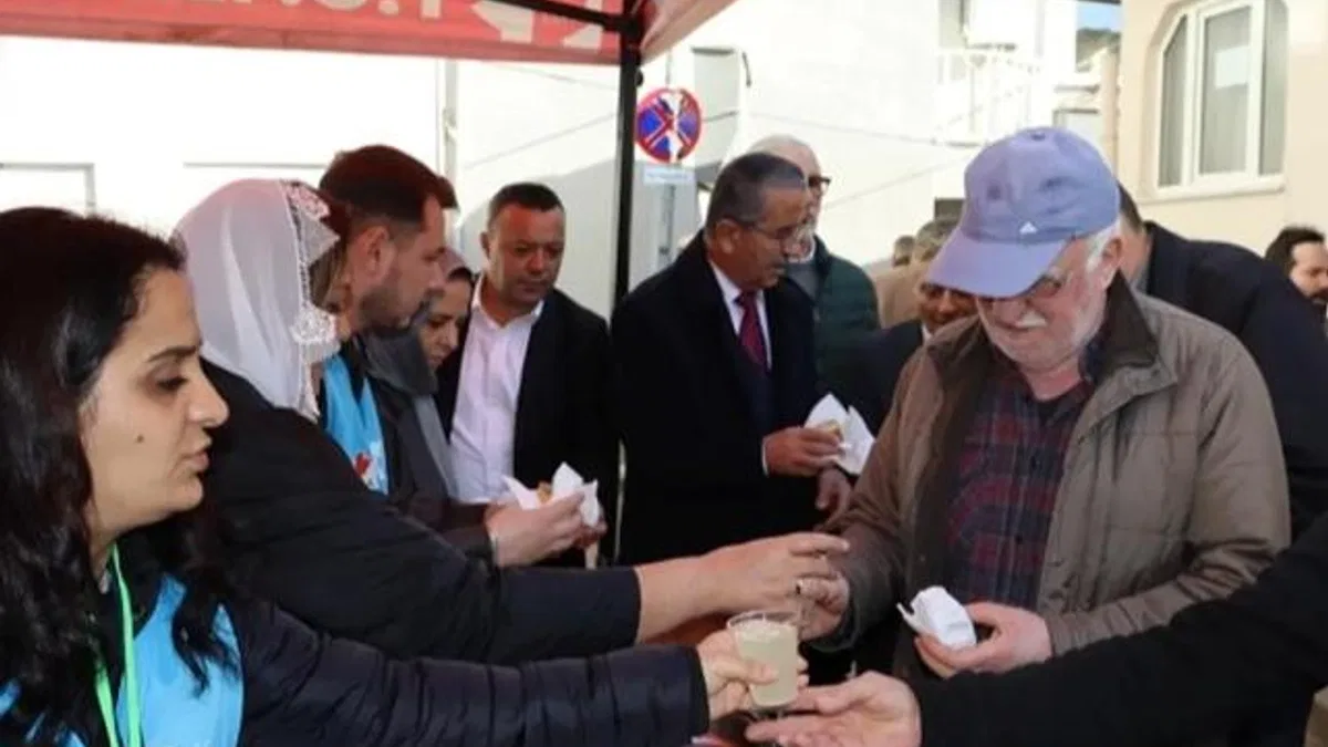 Kocaeli İzmit Belediyesi Tepecik Camii cemaati ile buluştu