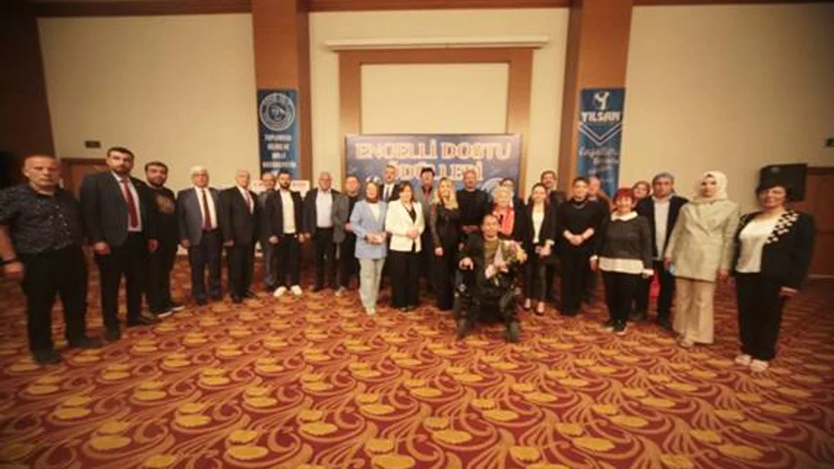 Konya’da engelli dostları ödüllerini aldı