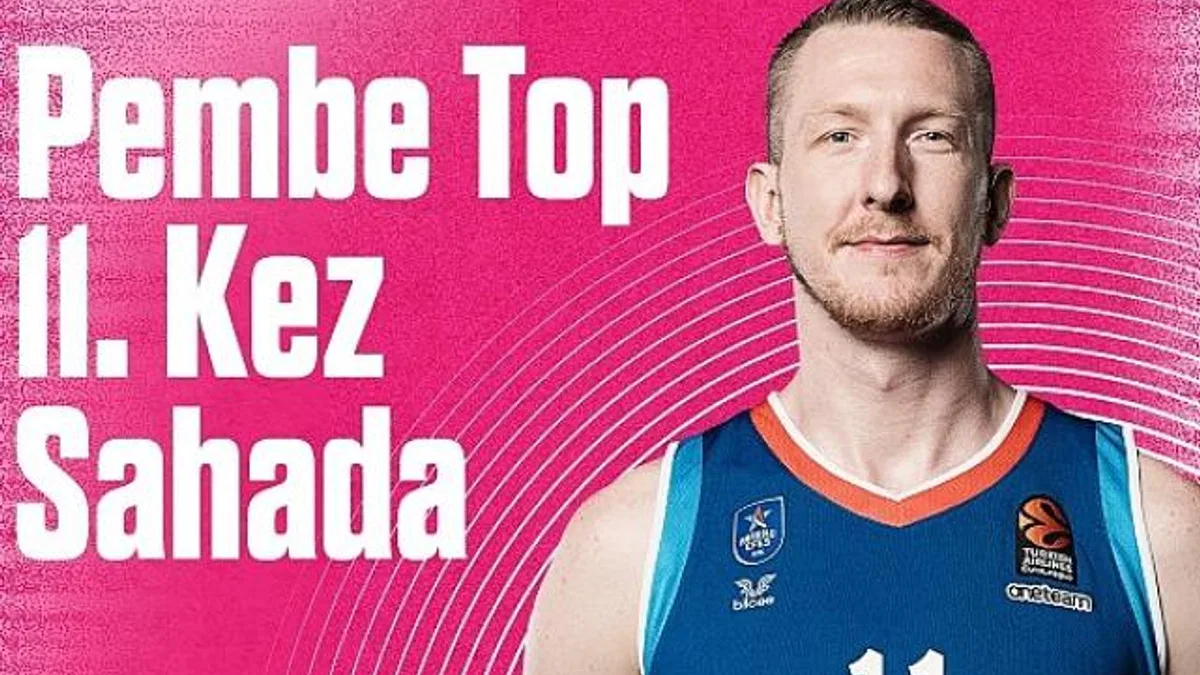 Pembe Top 11. Kez Sahada