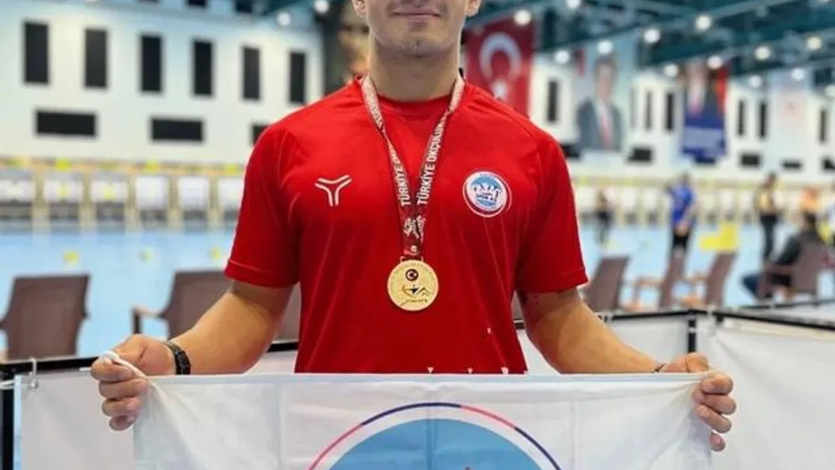 Kayseri Büyükşehir sporcusu Kutay Tek’in şampiyonluk gururu