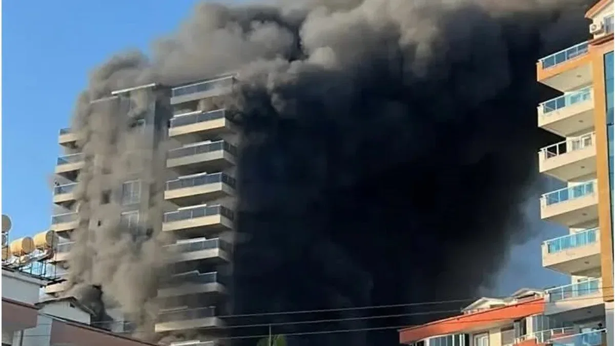 Antalya Alanya’da otel inşaatında yangın!