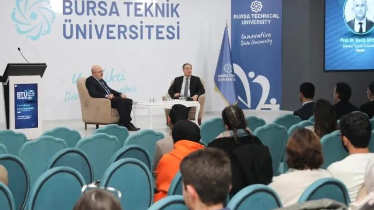‘BTÜ Konuşmaları’nın konuğu Rektör Şimşek oldu