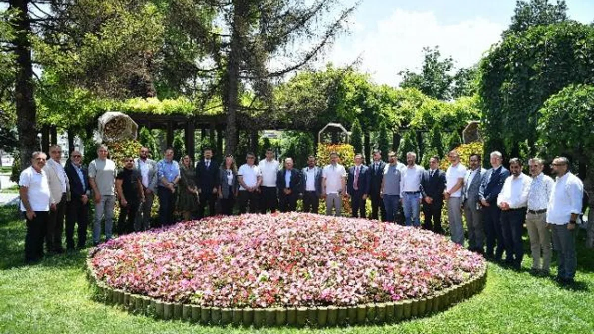 Başkan Büyükkılıç’tan Büyükşehir’de “Akıllı Şehir” zirvesi