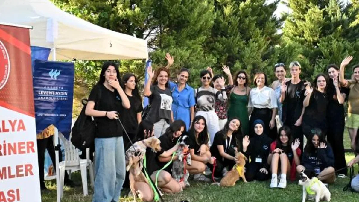 Muratpaşa’da patili dostlar yeni yuvalarına kavuştu