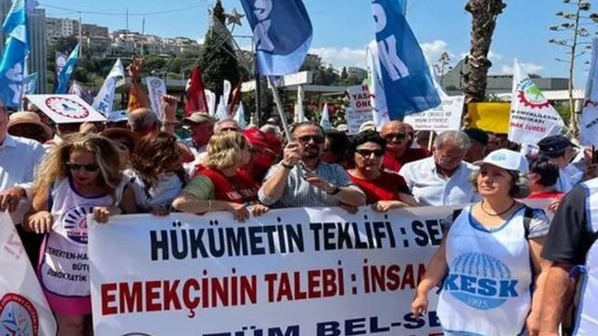 İzmir Konak’ta KESK ve Dev Emekli-Sen’den ortak eylem
