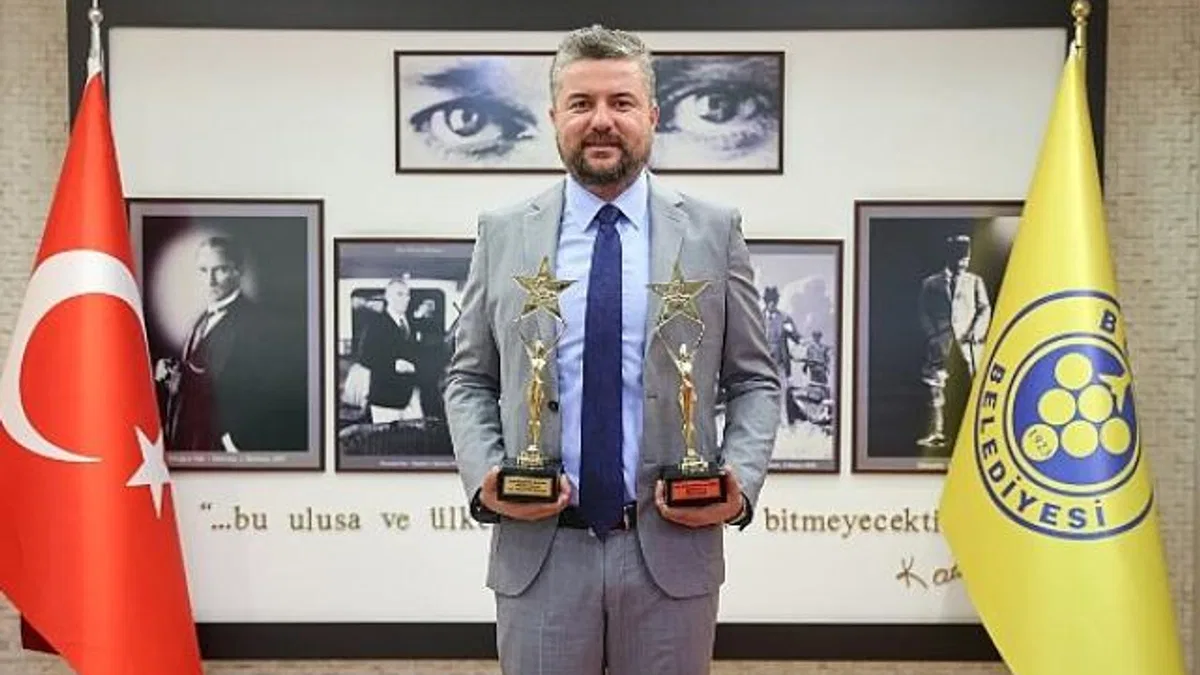 Buca Belediye Başkanı Görkem Duman’a iki ödül birden