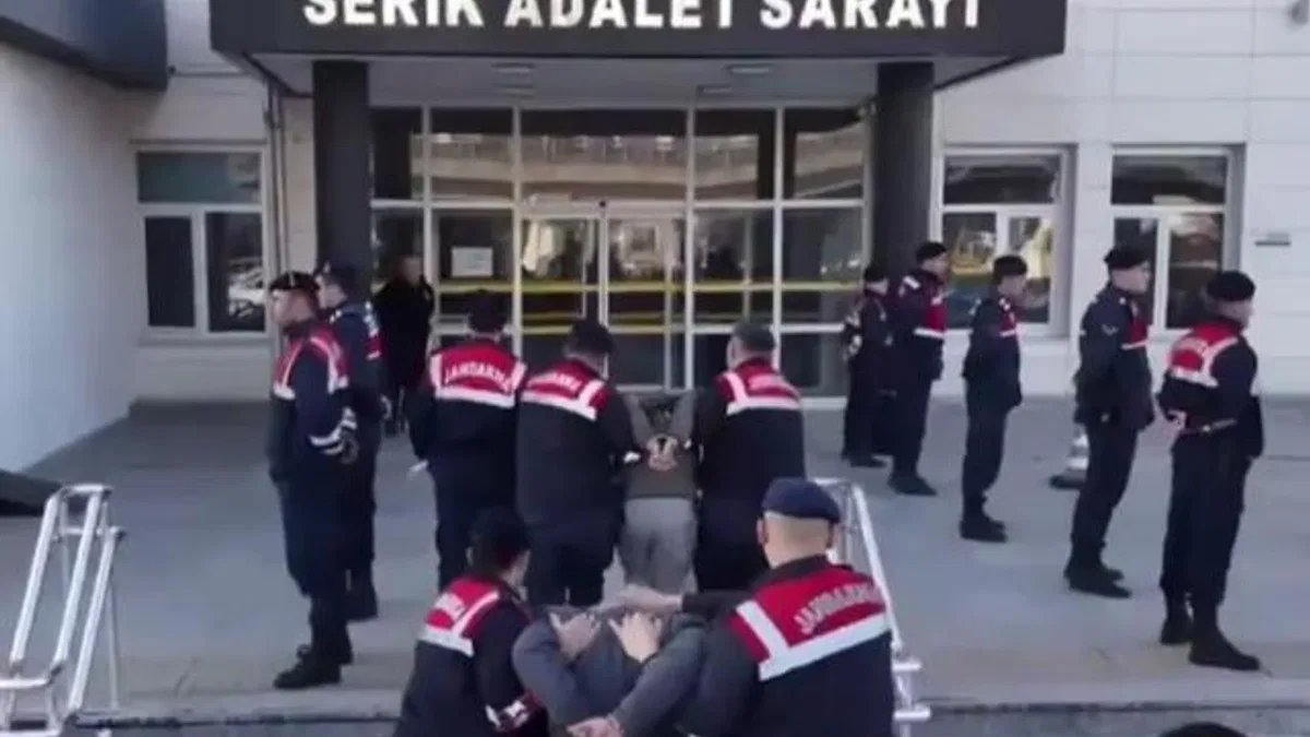 Suç şebekeleri şehirlerden kazınıyor! 7 ilde 63 gözaltı!