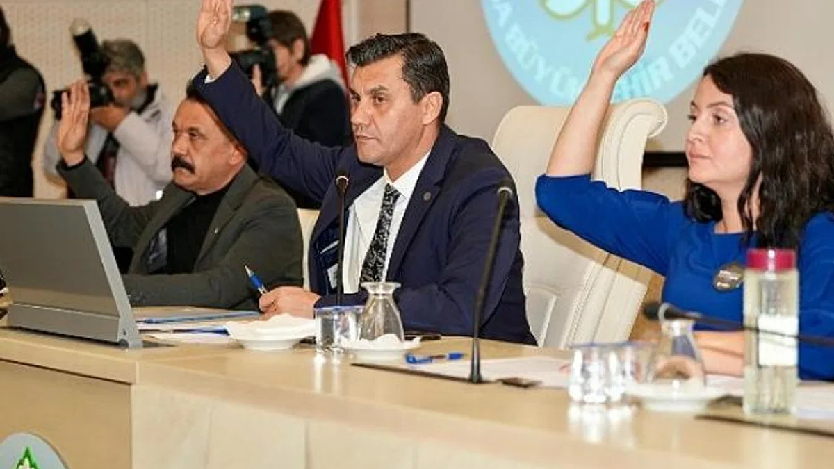 Manisa Büyükşehir Belediyesi’nin 2025 yılı tahmini bütçesi 11 milyar 871 milyon 725 bin lira olarak belirlendi