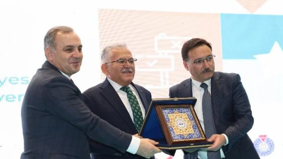 Başkan Büyükkılıç: “Bu fuar, iş arayan ile işverenleri buluşturacak”