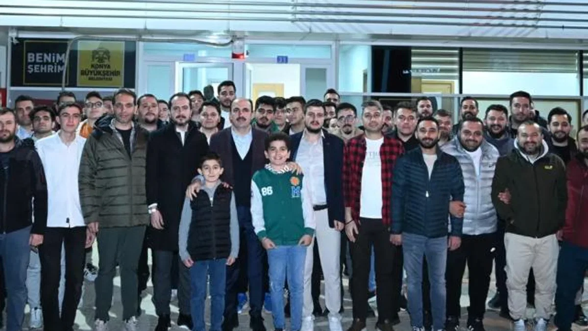 Konya’da Çalışan Gençlik Meclisi üyeleri sahurda bir araya geldi