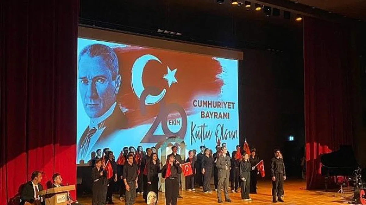 LÖSEV, Cumhuriyet’in 101. yılını coşkuyla kutladı.