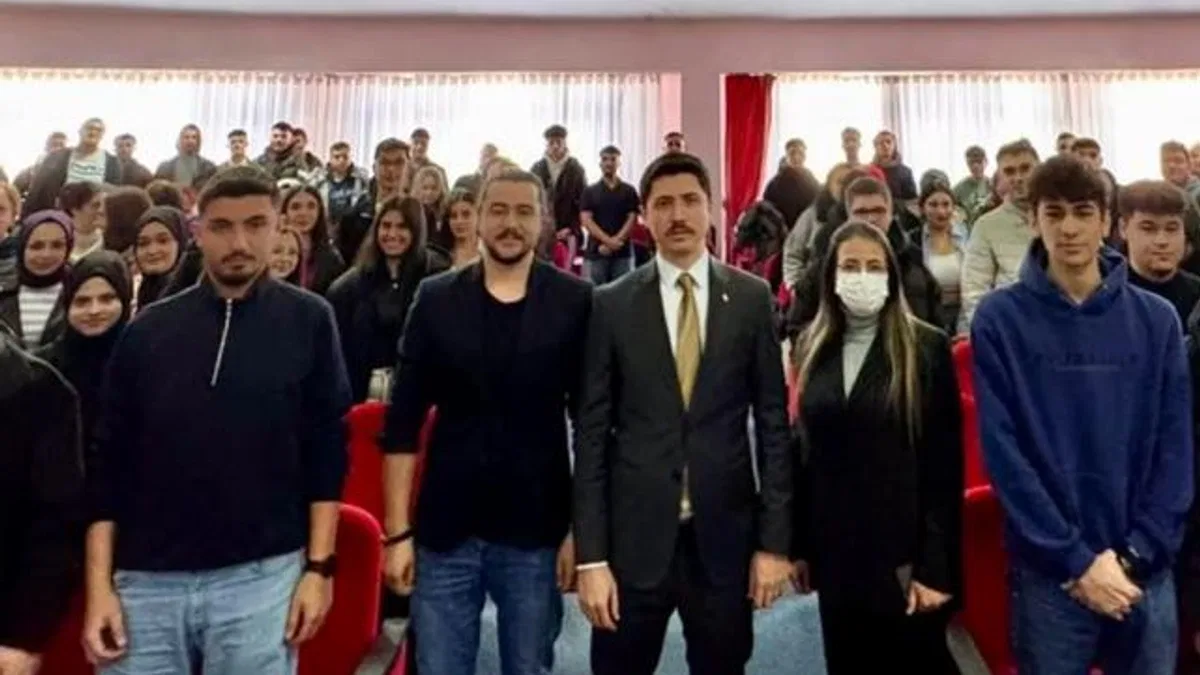 Pazaryeri Kaymakamı’ndan üniversite öğrencilerine seminer