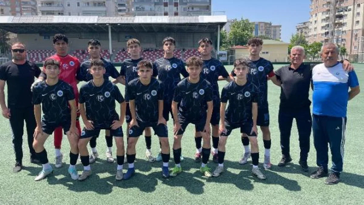 Gemlik Belediyespor U-17 Elit Lig’de şampiyon
