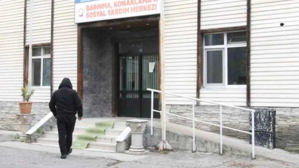 Kocaeli soğuklarda kimsesizlerin kimsesi oluyor
