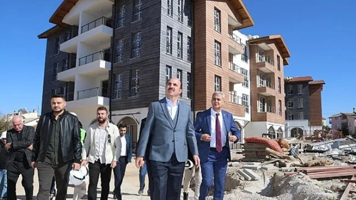 Başkan Altay Kadınhanı İlçe Merkezindeki Kentsel Dönüşüm Çalışmalarını İnceledi
